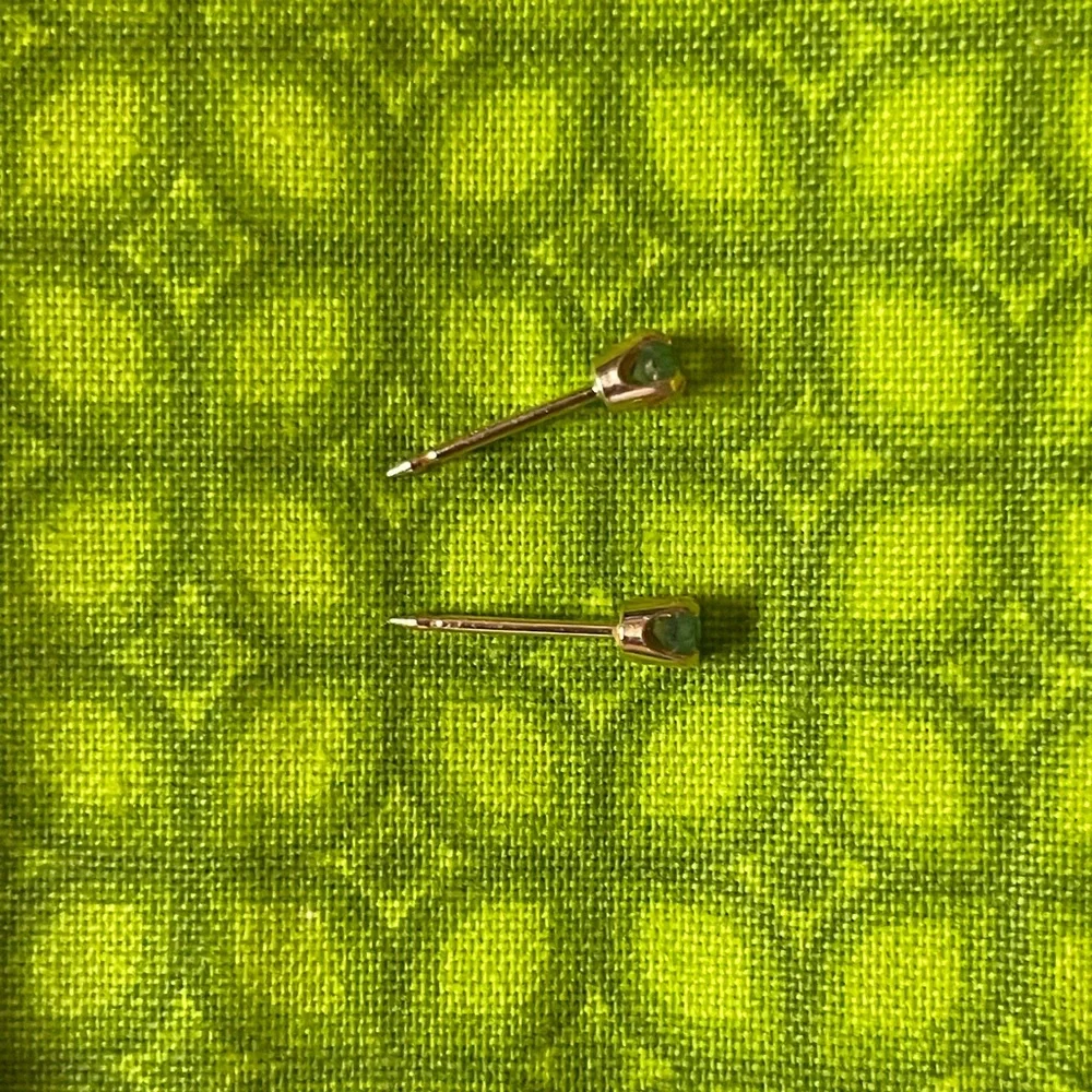 solid 10k gold studs - Picture 5 of 6